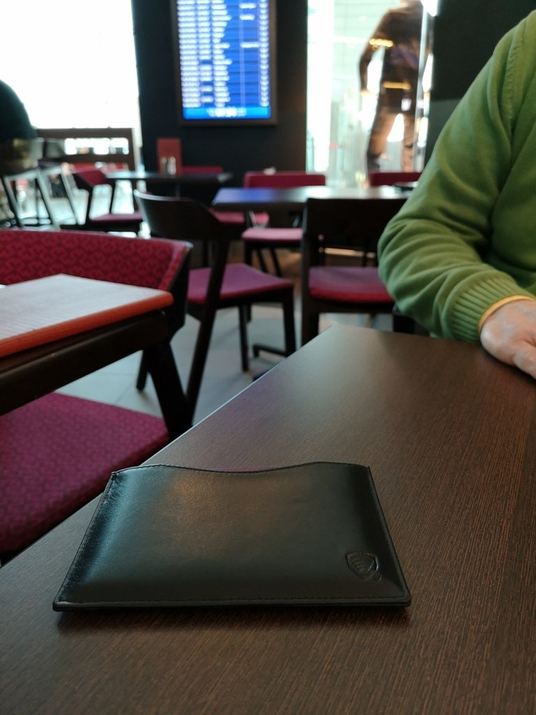 Husă din piele pentru pașaport biometric (negru)