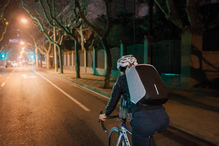 Rucsac antifurt pentru laptop și tabletă Bobby Compact (gri-negru)