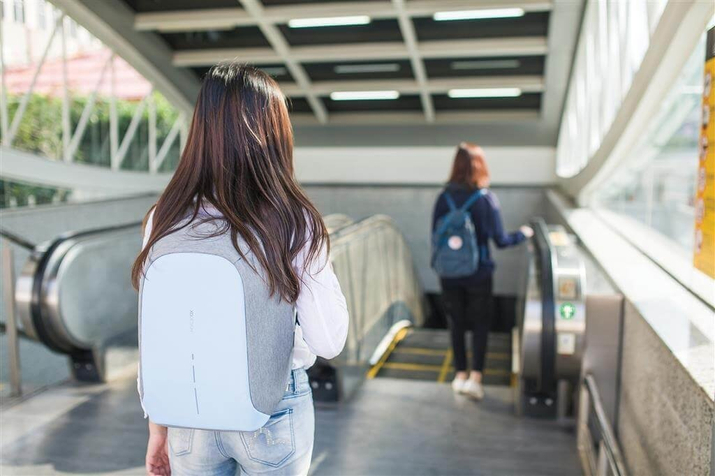 Rucsac anti-furt pentru laptop și tabletă Bobby Compact (gri-albastru)